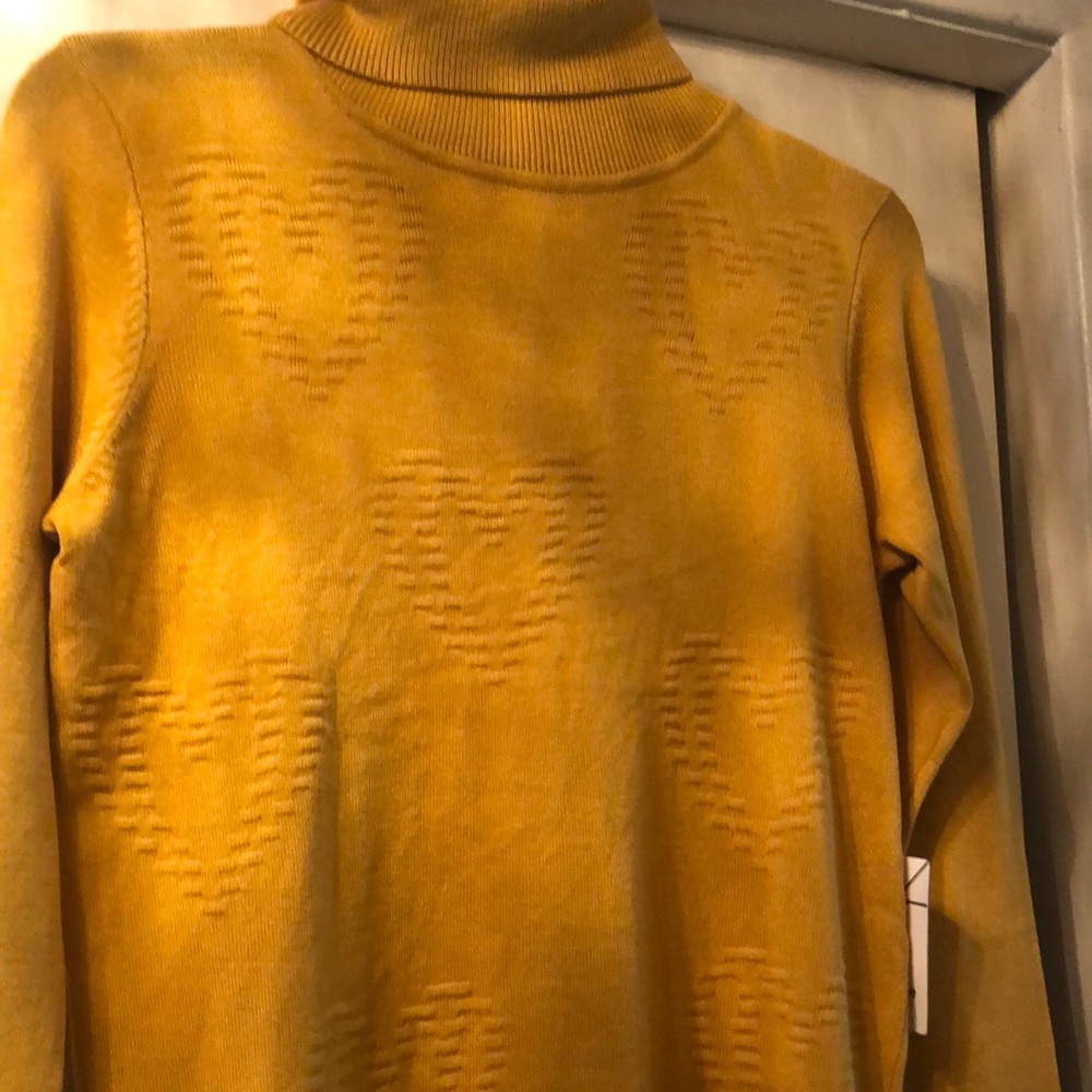 Gold pullover turtle neck sweater